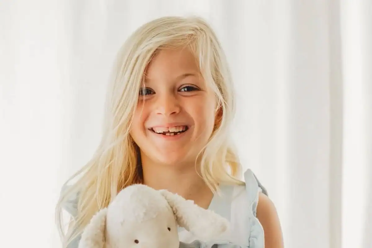 Menina de 8 anos morre após rara infecção causada por ameba que ataca o cérebro
