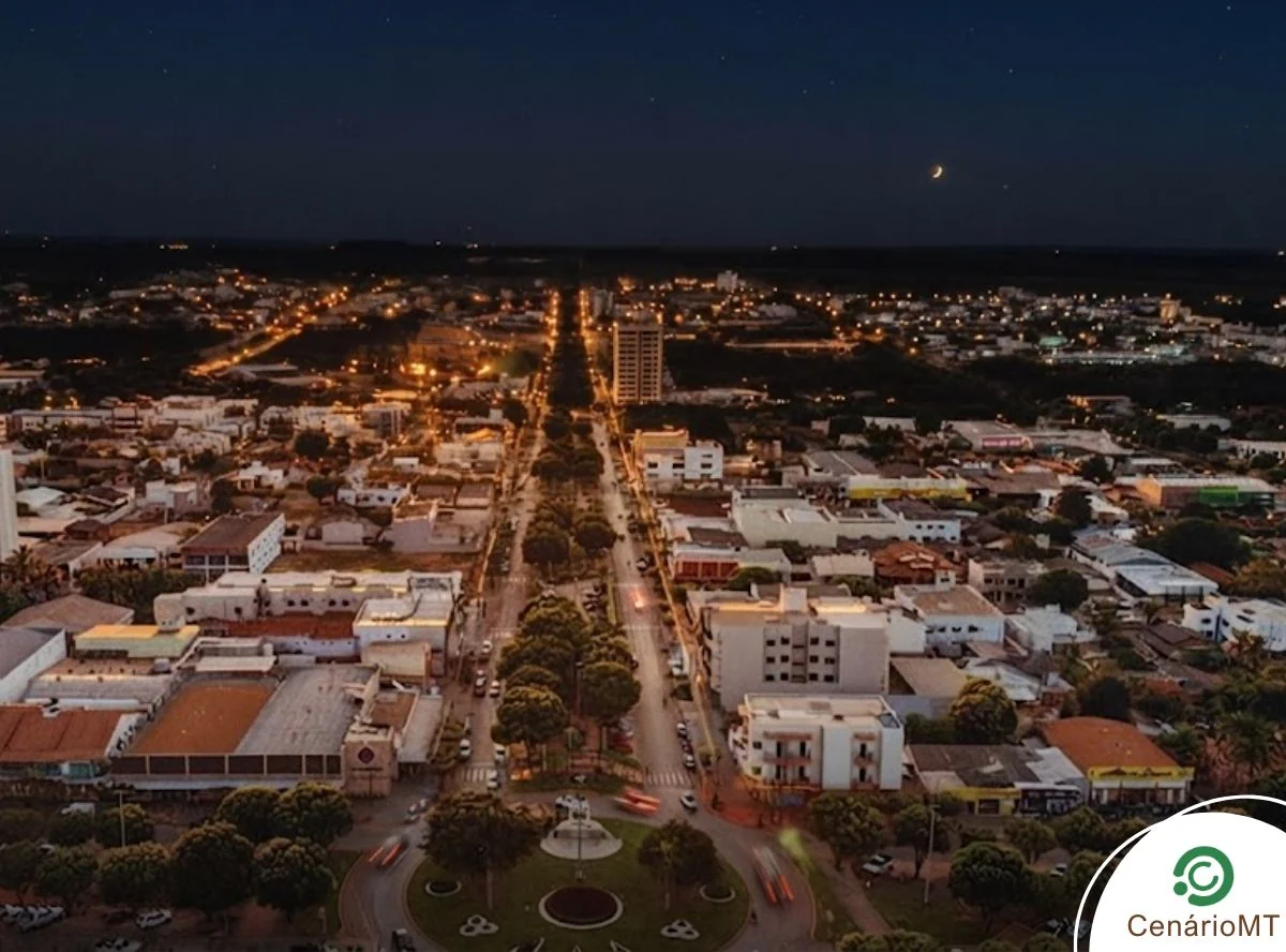 Imagem de drone à noite de Nova Mutum
