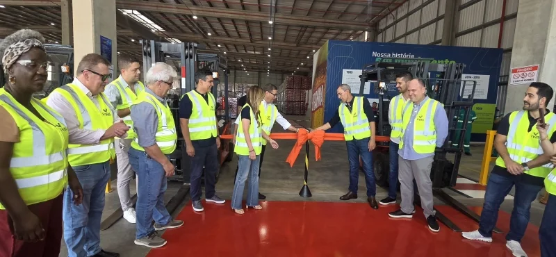 Oficiais da prefeitura de Lucas do Rio Verde visitando e realizando a abertura do complexo logístico em Lucas do Rio Verde