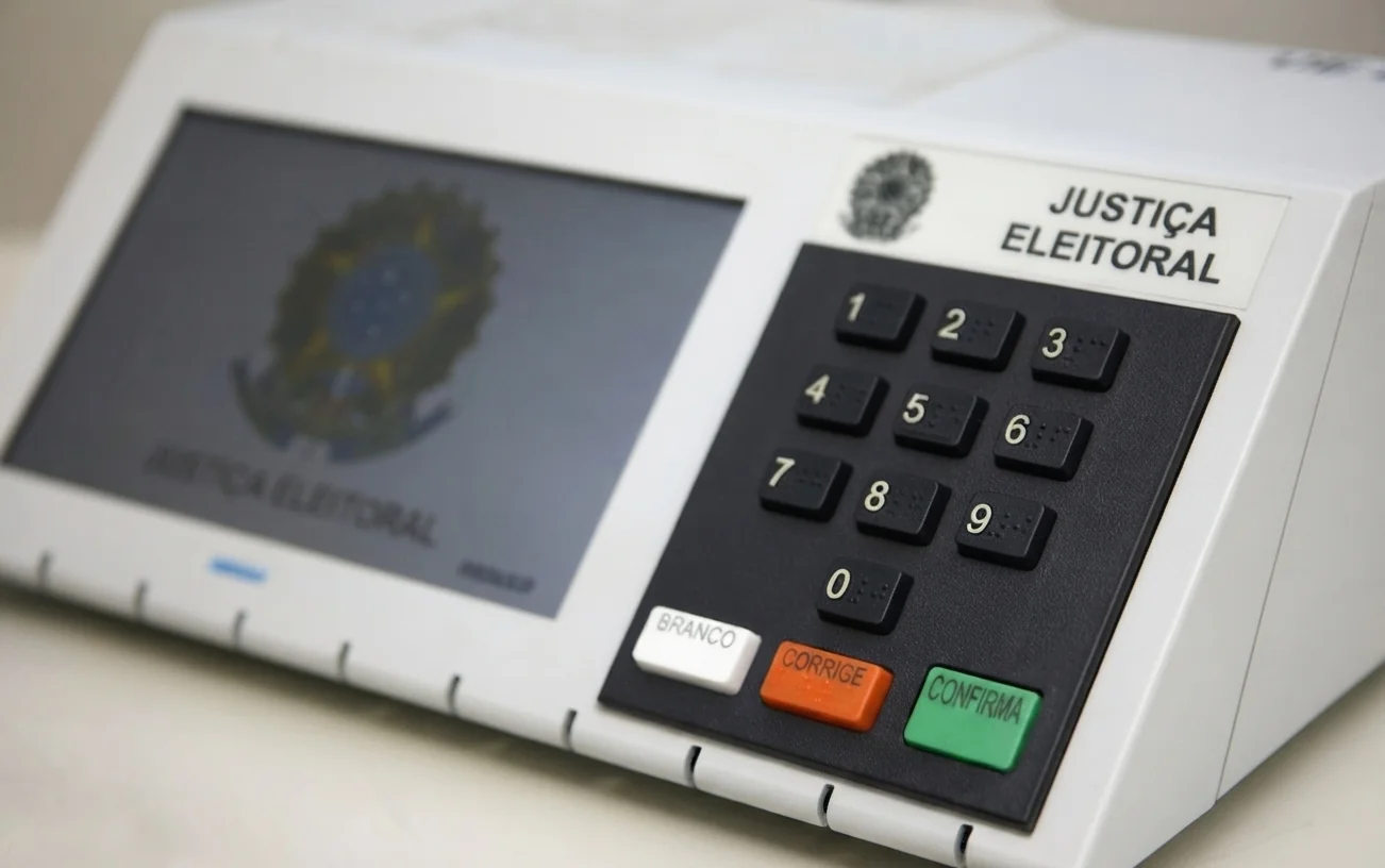 TRE-MT inicia transporte de urnas eletrônicas para municípios mais distantes de Mato Grosso para as Eleições de 2026