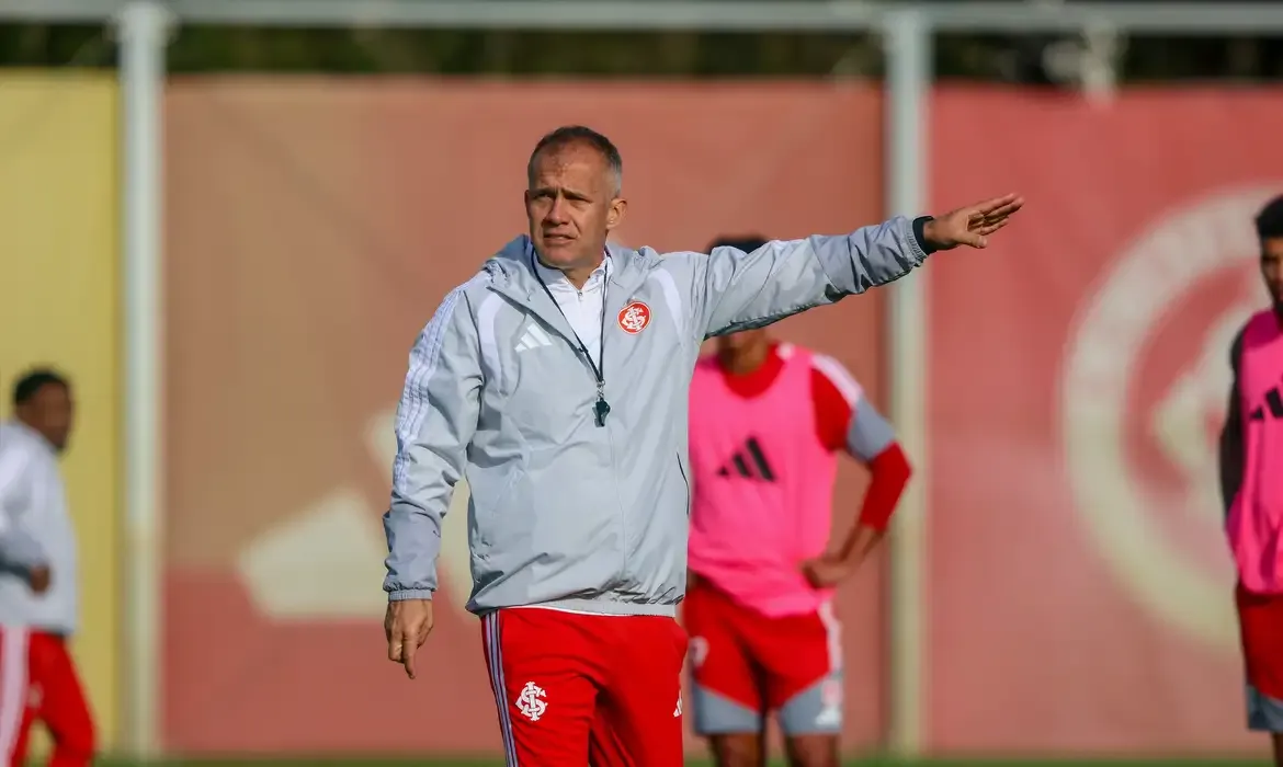 Internacional anuncia Eduardo Baptista para reagir no Brasileirão