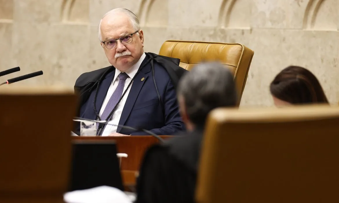 Carta apoia Fachin e defende reformas urgentes no STF