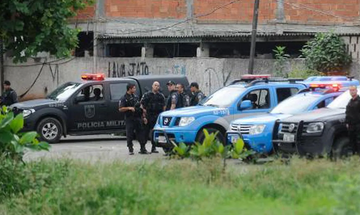 Operação na Maré deixa um morto e 10 feridos no Rio