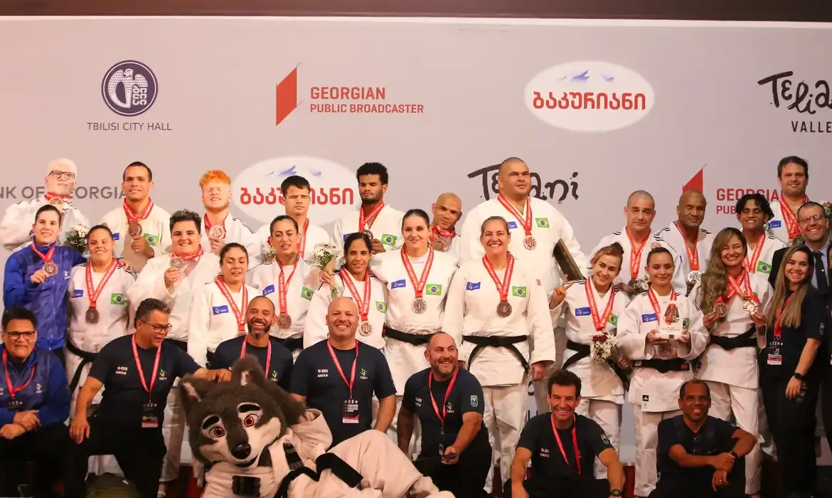 Brasil conquista bronze no judô e no triatlo paralímpico