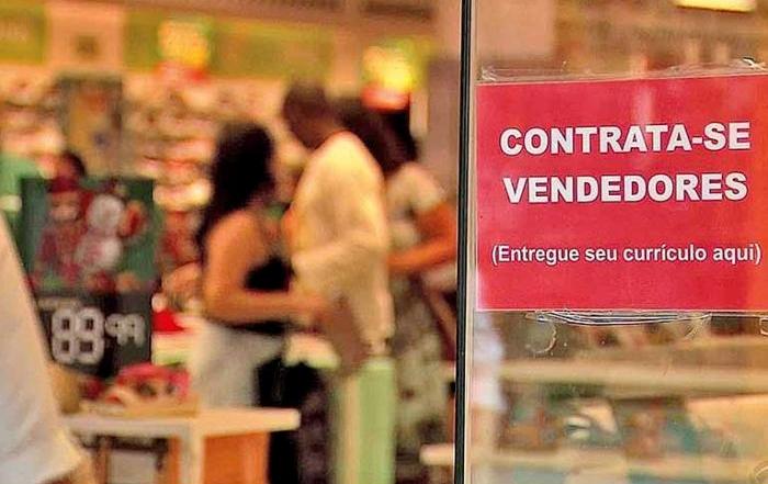 Comércio e serviços devem abrir 130 mil vagas temporárias e efetivas no fim de 2026