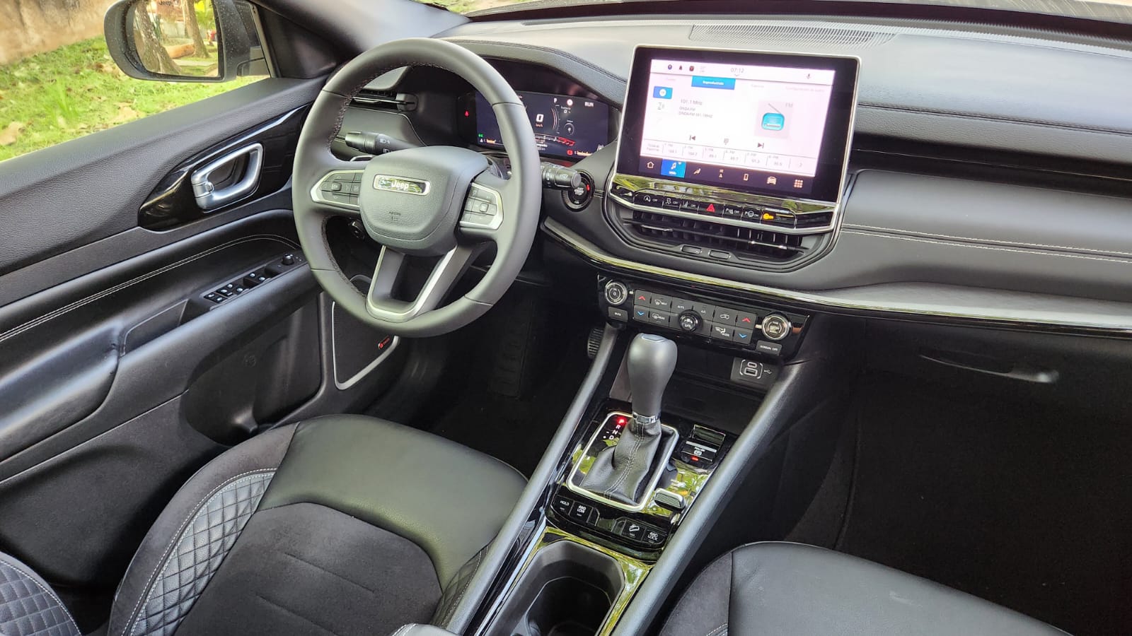 Jeep Compass mostra por que lidera entre os SUVs médios   Sérgio Dias (2)