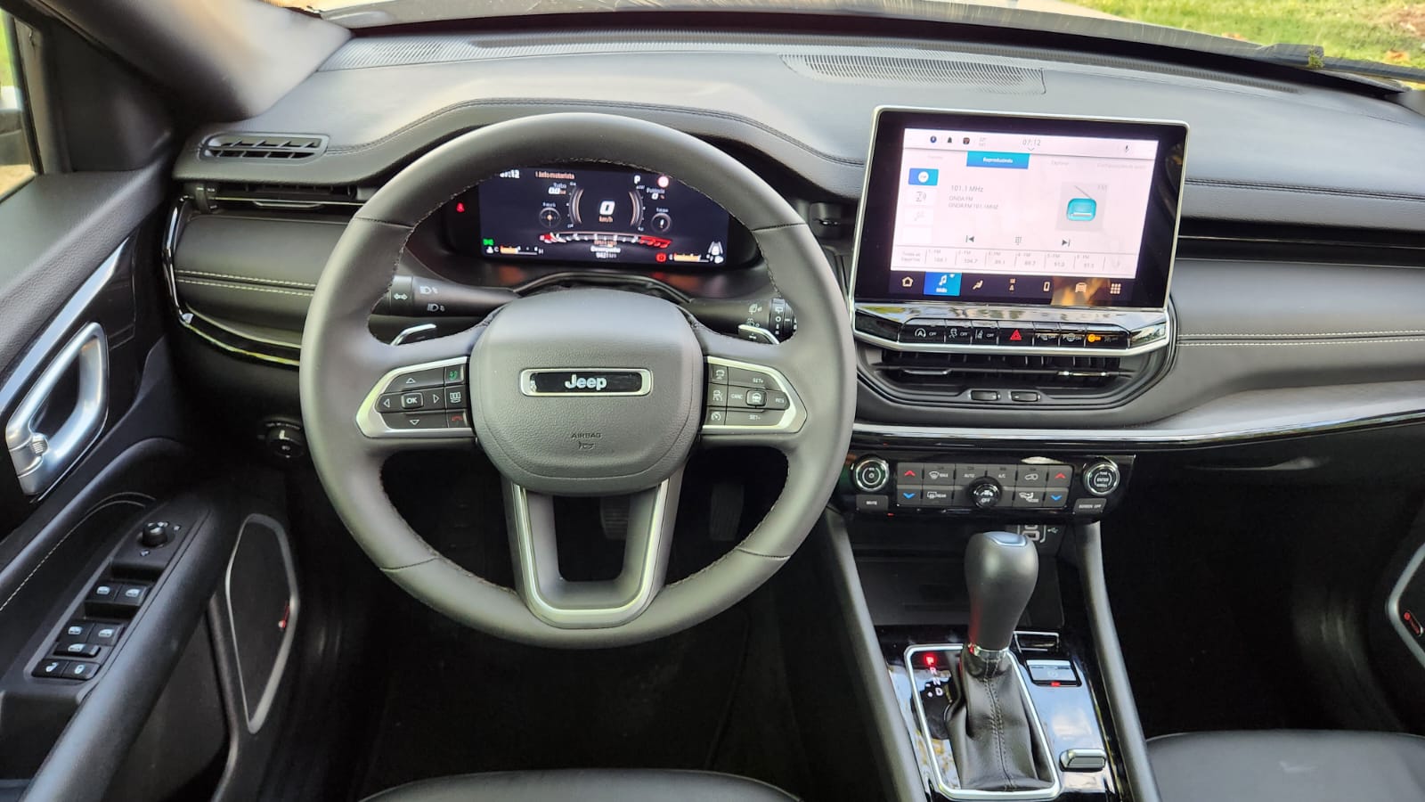 Jeep Compass mostra por que lidera entre os SUVs médios   Sérgio Dias (3)