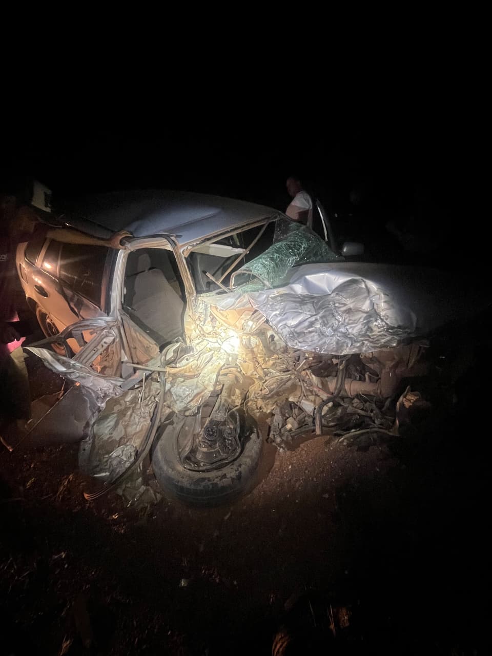 Motorista do automóvel foi socorrido e encaminhado ao Hospital Municipal de Rosário Oeste.