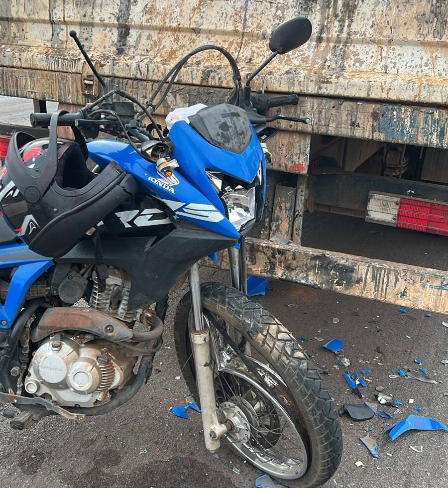 Identificado motociclista que ficou gravemente ferido após bater contra caminhão na MT-449 em Lucas do Rio Verde