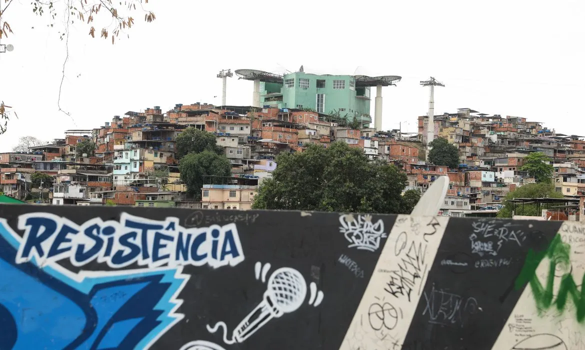Educação ganha prioridade entre moradores de favelas do Rio