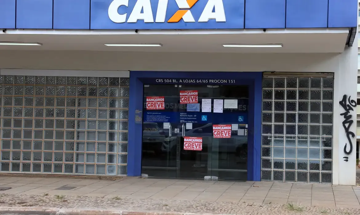 TST determina fim da greve na Caixa e reajuste salarial