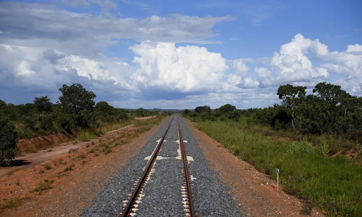Nova ferrovia de 1.527 km pode transformar logística do agro e aproximar Mato Grosso dos portos brasileiros