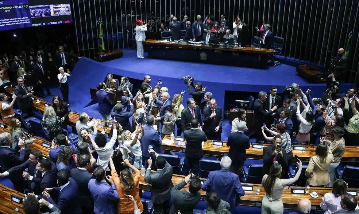 Escala 6x1: imprensa internacional destaca vitória de Lula