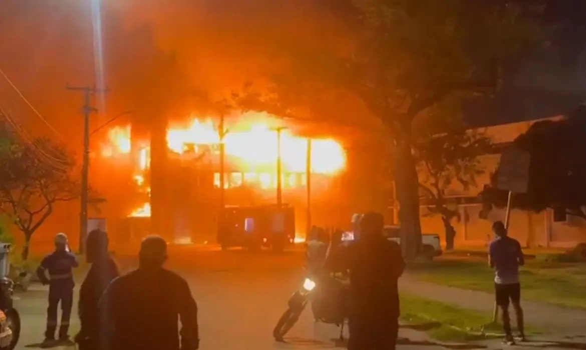 Incêndio na UFPE será investigado pela Polícia Federal
