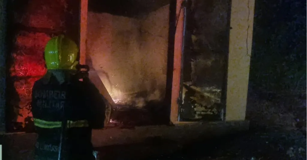 Incêndio atinge estande de tiro do Exército em Cáceres