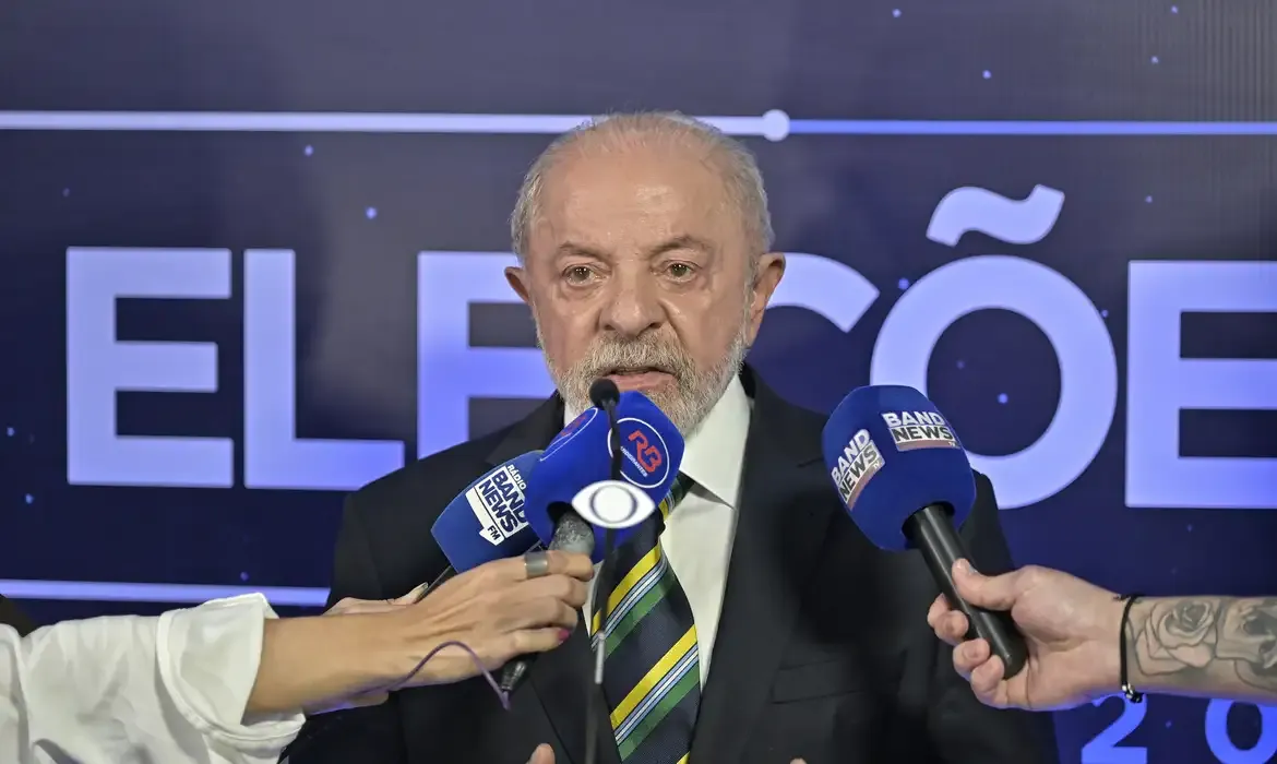 Lula autoriza quebra de sigilo se Flávio Bolsonaro fizer o mesmo