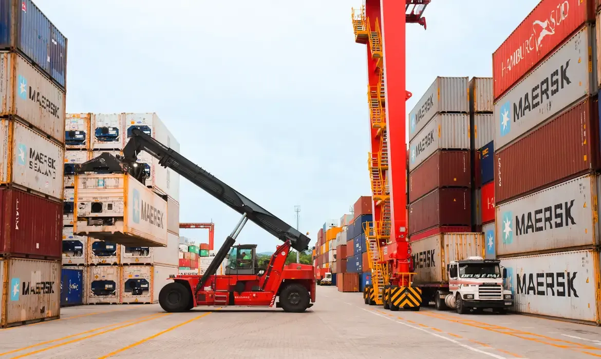 Governo libera R$ 6,49 bilhões para exportadores