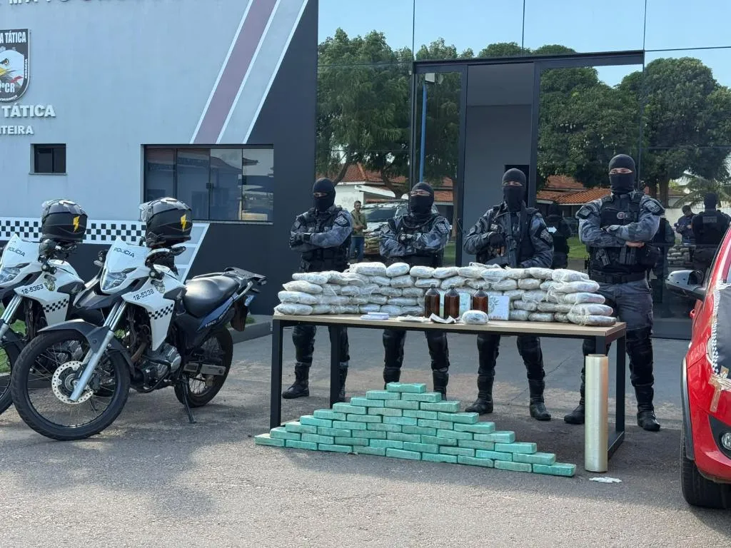 PM apreende 110 tabletes de drogas e prende dois homens em Pontes e Lacerda