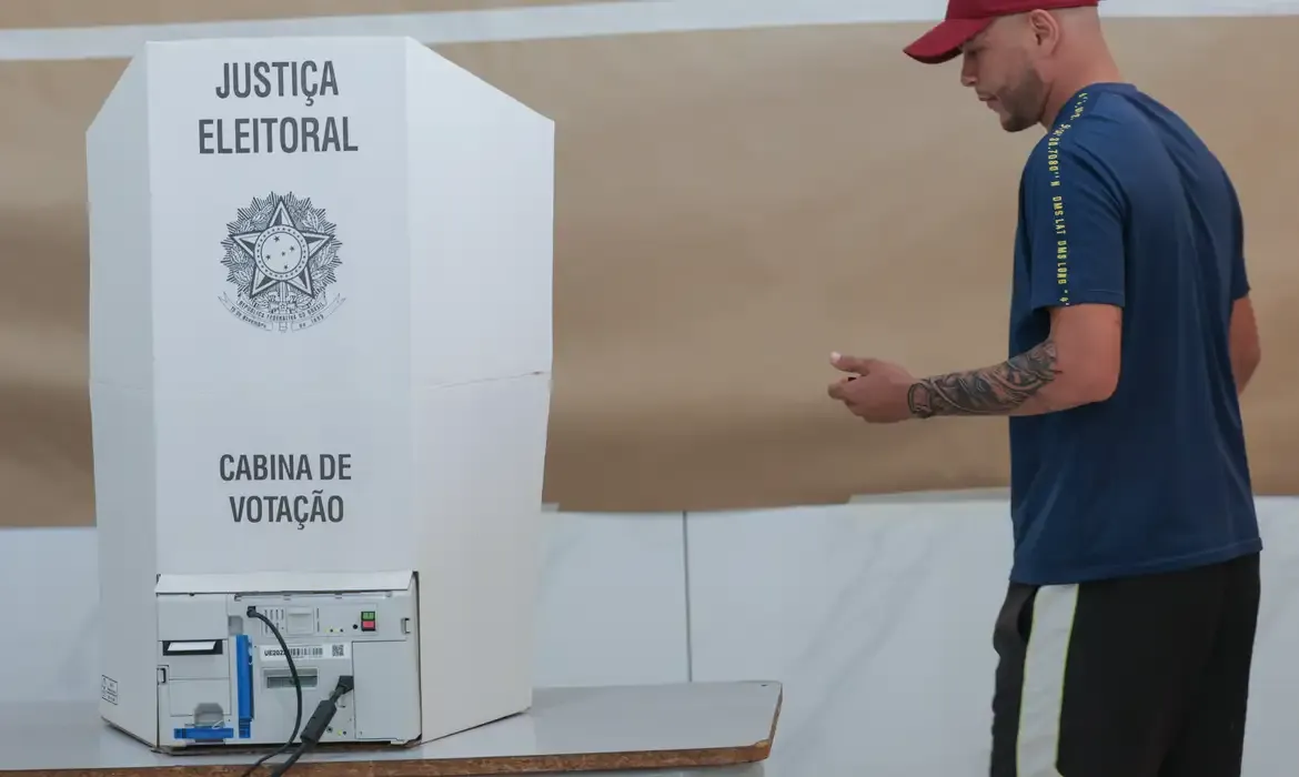 Colinha eleitoral ajuda a evitar erros na hora de votar
