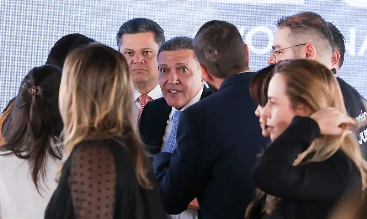 Nunes Marques critica decisão de Zanin sobre votação