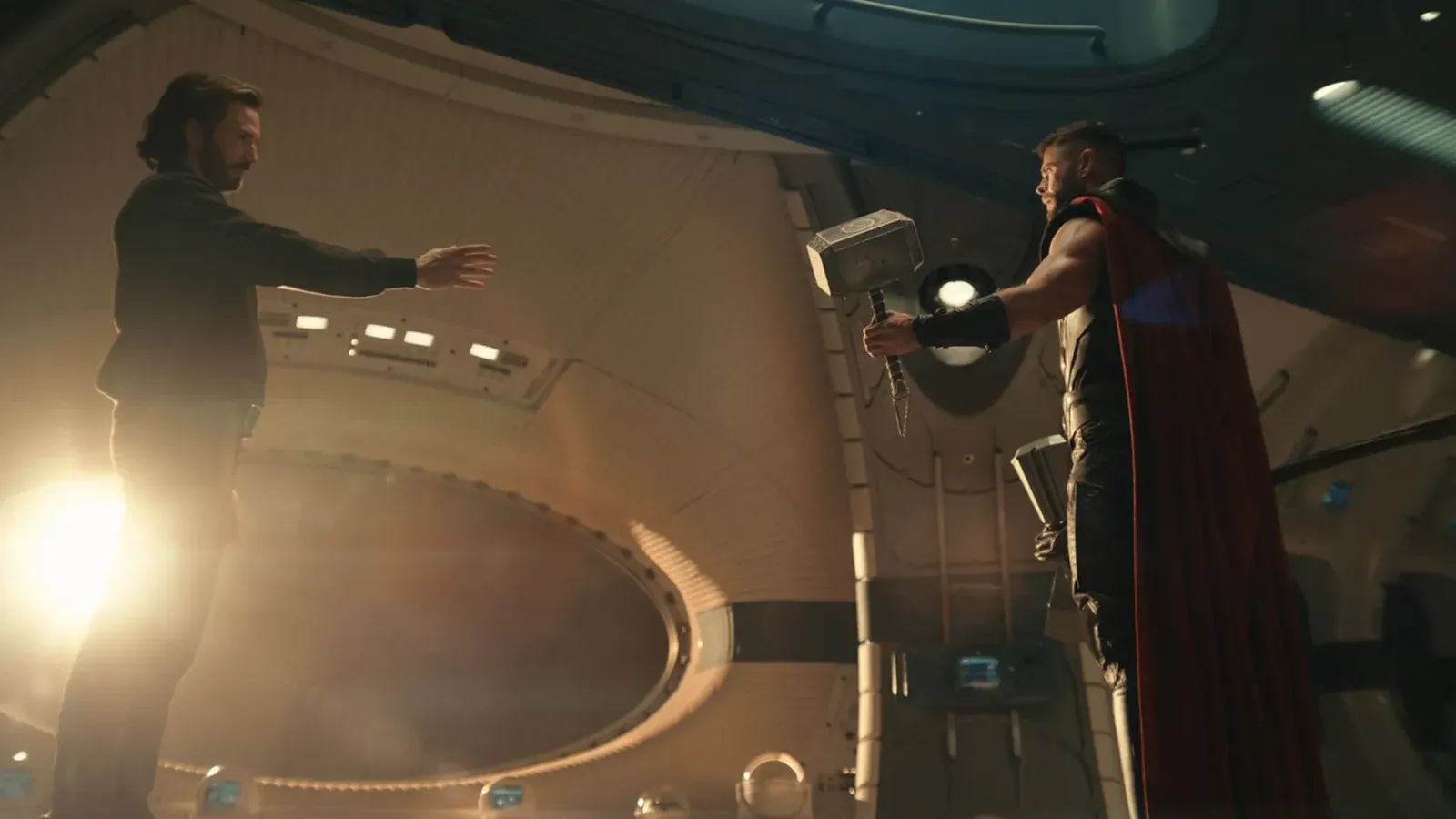 Vingadores: Doutor Destino traz Steve Rogers e Mjolnir