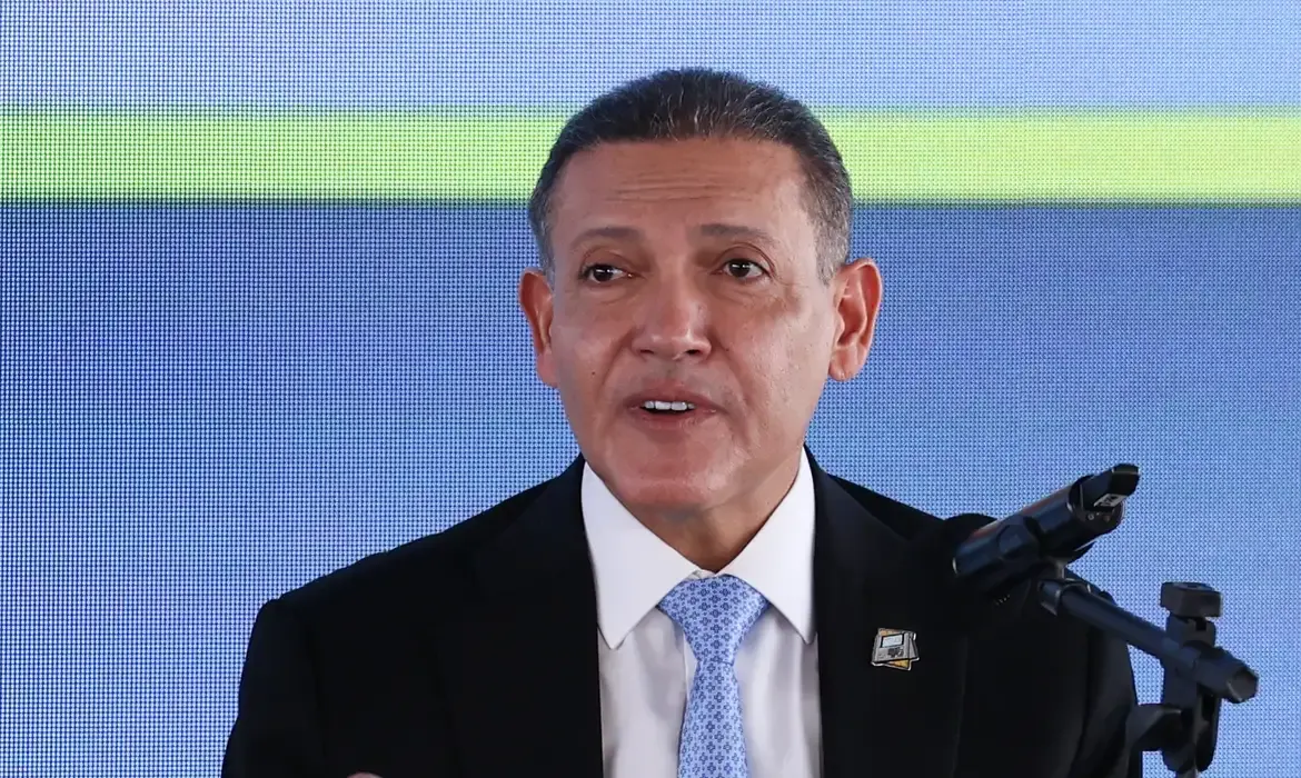 Votação pode ter horário ampliado, afirma presidente do TSE