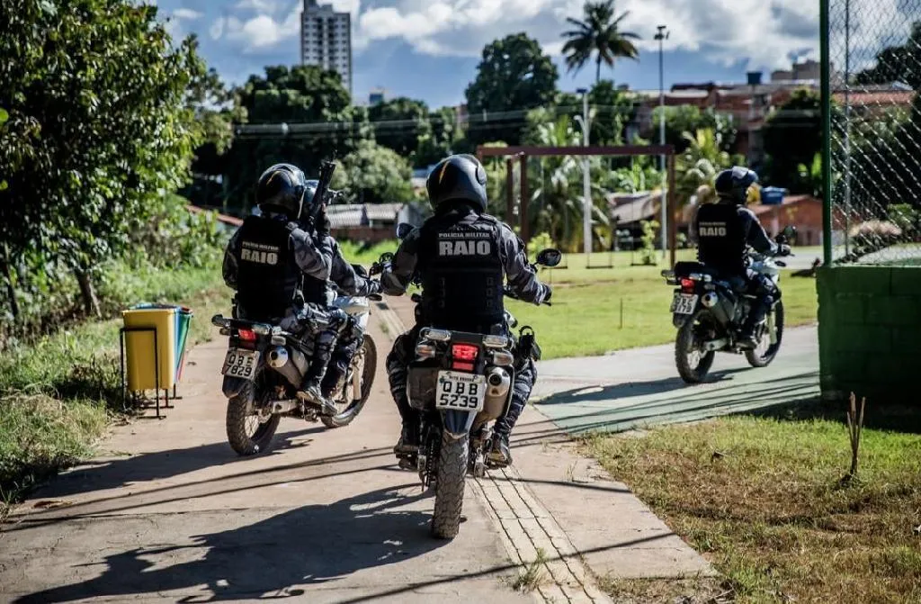 PM do Raio prende homem que roubou celular de jovem perto de shopping em Cuiabá