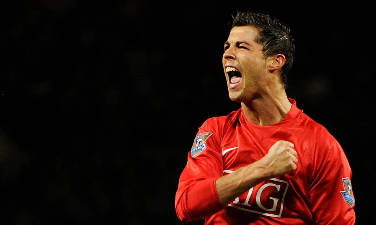 Cristiano Ronaldo vence Messi em votação da Bola de Ouro