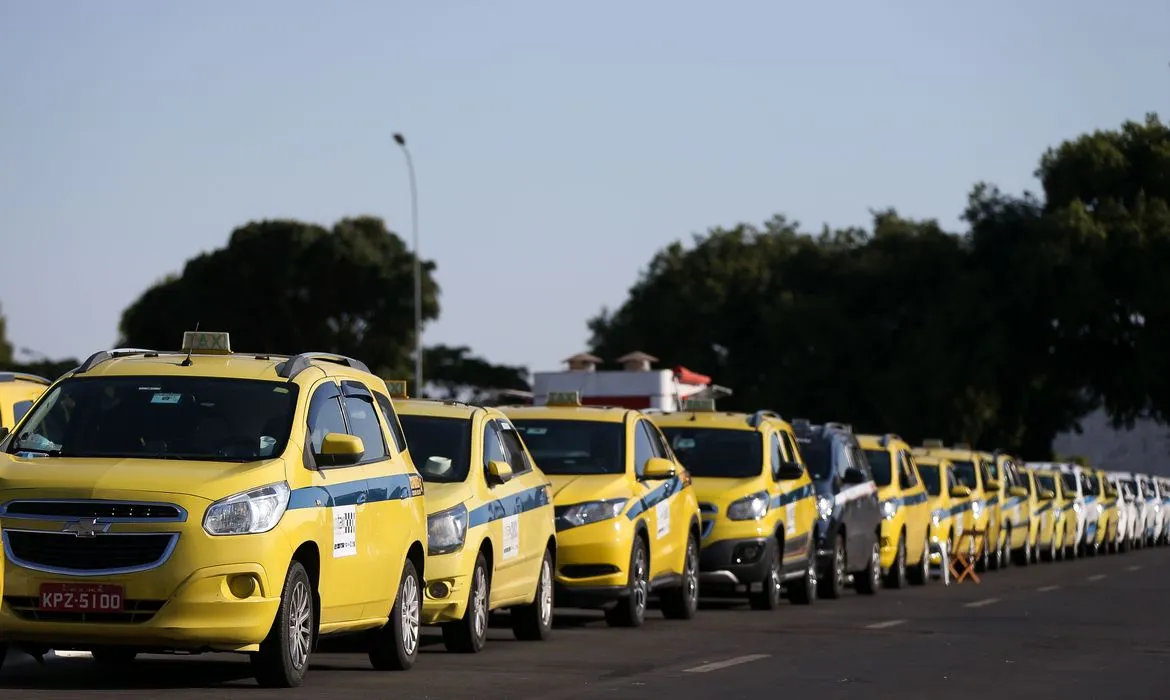 Governo autoriza R$ 30 bilhões em crédito para motoristas de aplicativos