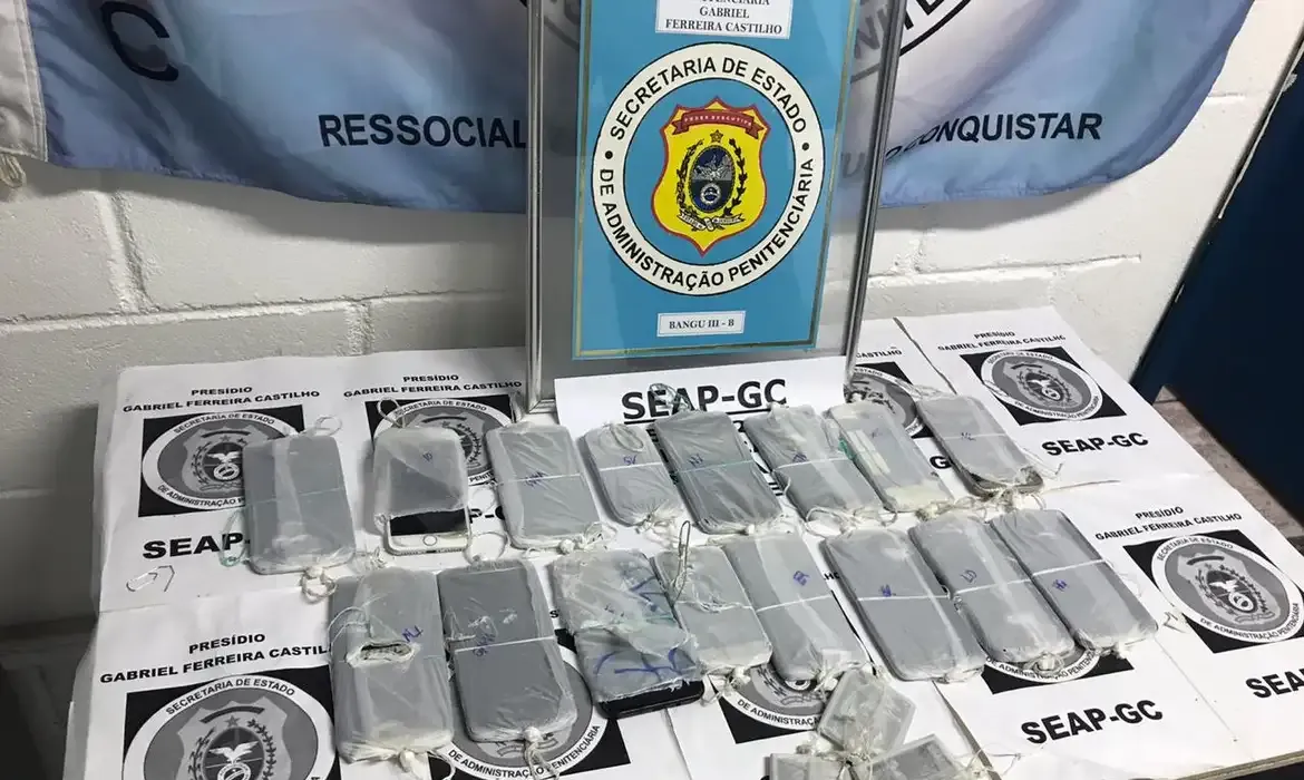 Governo cria programa para bloquear celulares em presídios