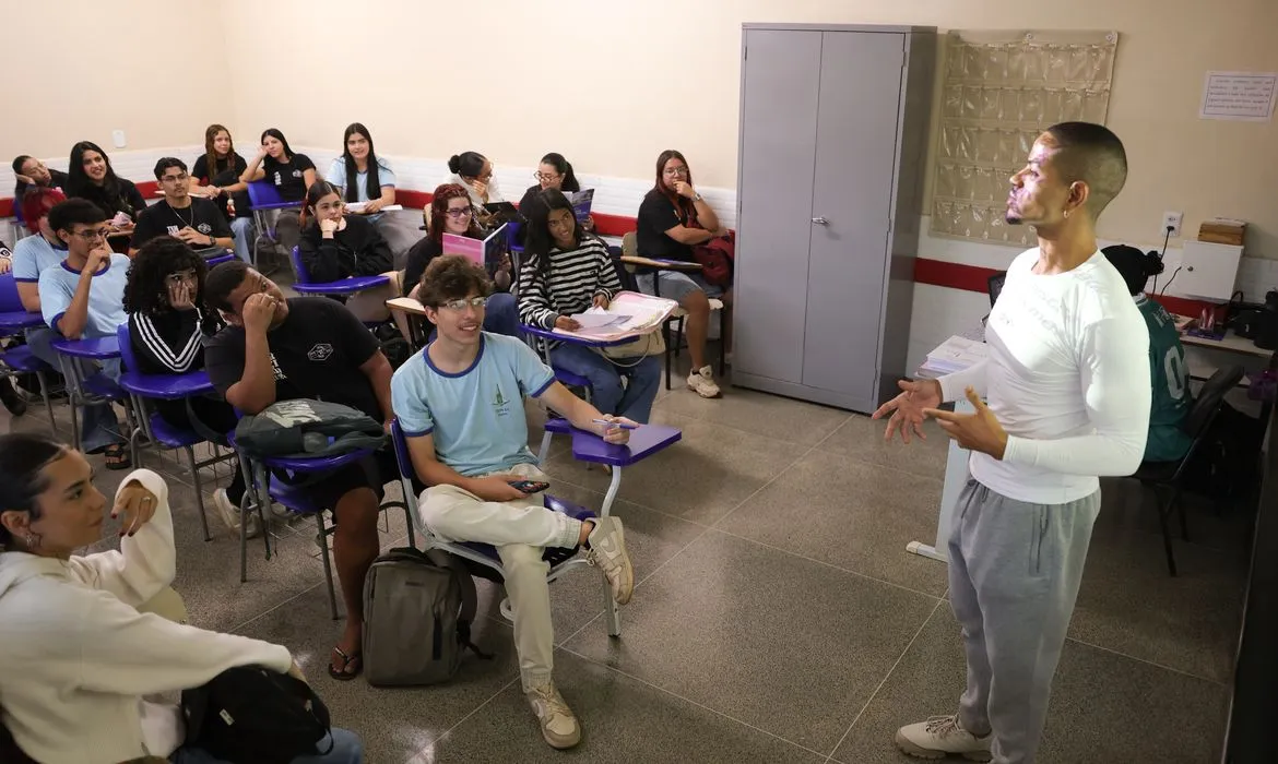Enem exige escolha de idioma para inscritos automaticamente