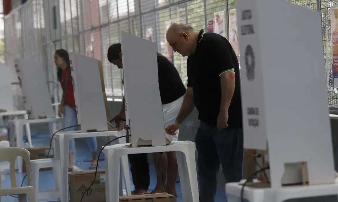 Idosos têm prioridade na votação; veja quem mais tem direito