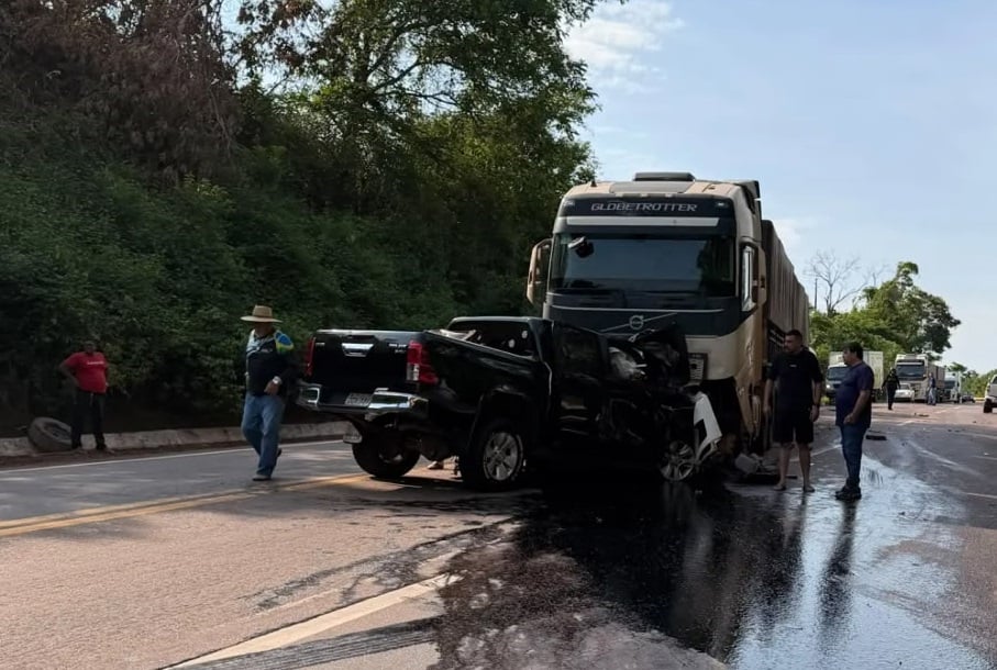 Tragédia na BR-163: acidente com caminhonete e carreta deixa quatro mortos no norte de MT (VÍDEO)