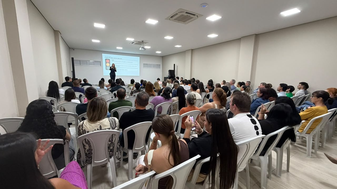 CDL Lucas promove palestra sobre escala 6×1 e orienta empresários