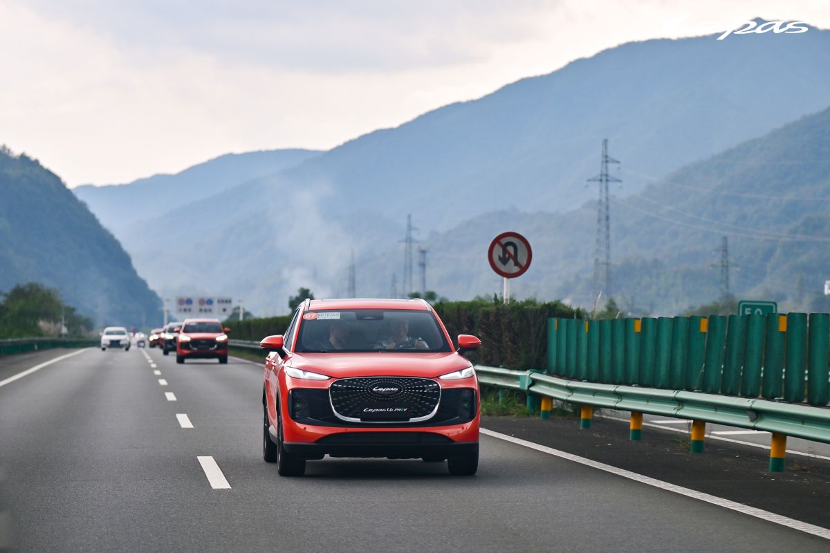 Lepas L6 PHEV mostra sua proposta em viagem pela China   Divulgação (1)