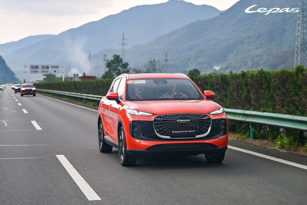 Lepas L6 PHEV mostra sua proposta em viagem pela China   Divulgação (2)