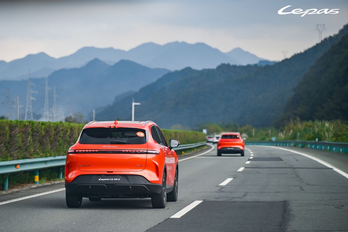 Lepas L6 PHEV mostra sua proposta em viagem pela China   Divulgação (3)