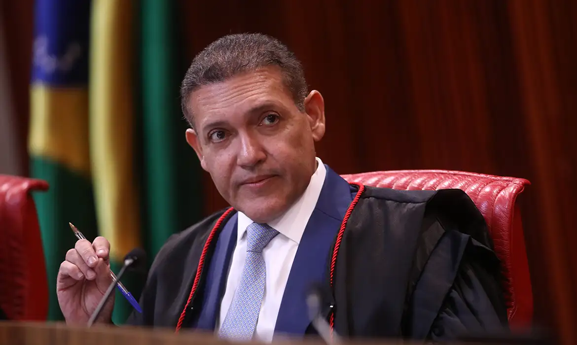 Nunes Marques travou o caso: STF só analisará revisão criminal de Bolsonaro após o segundo turno