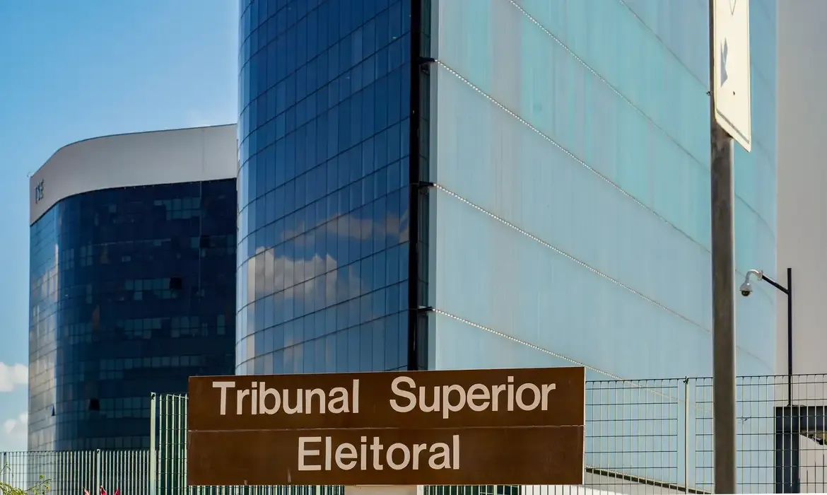 Canal de Lula no WhatsApp reacende debate sobre censura eleitoral
