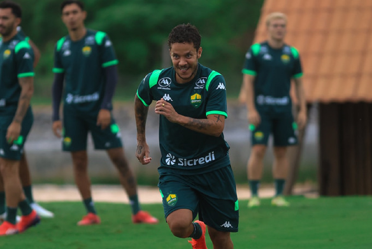 Londrina x Cuiabá: onde assistir ao vivo, horário e escalações pela Série B. Imagem: AssCom Dourado