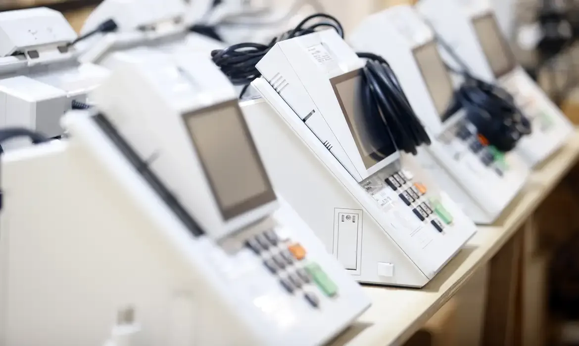 Urnas eletrônicas de SP começam a ser preparadas para o 2º turno