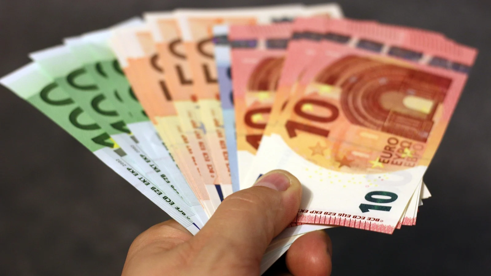 Euro dispara e chega a R$ 6,27 após eleição