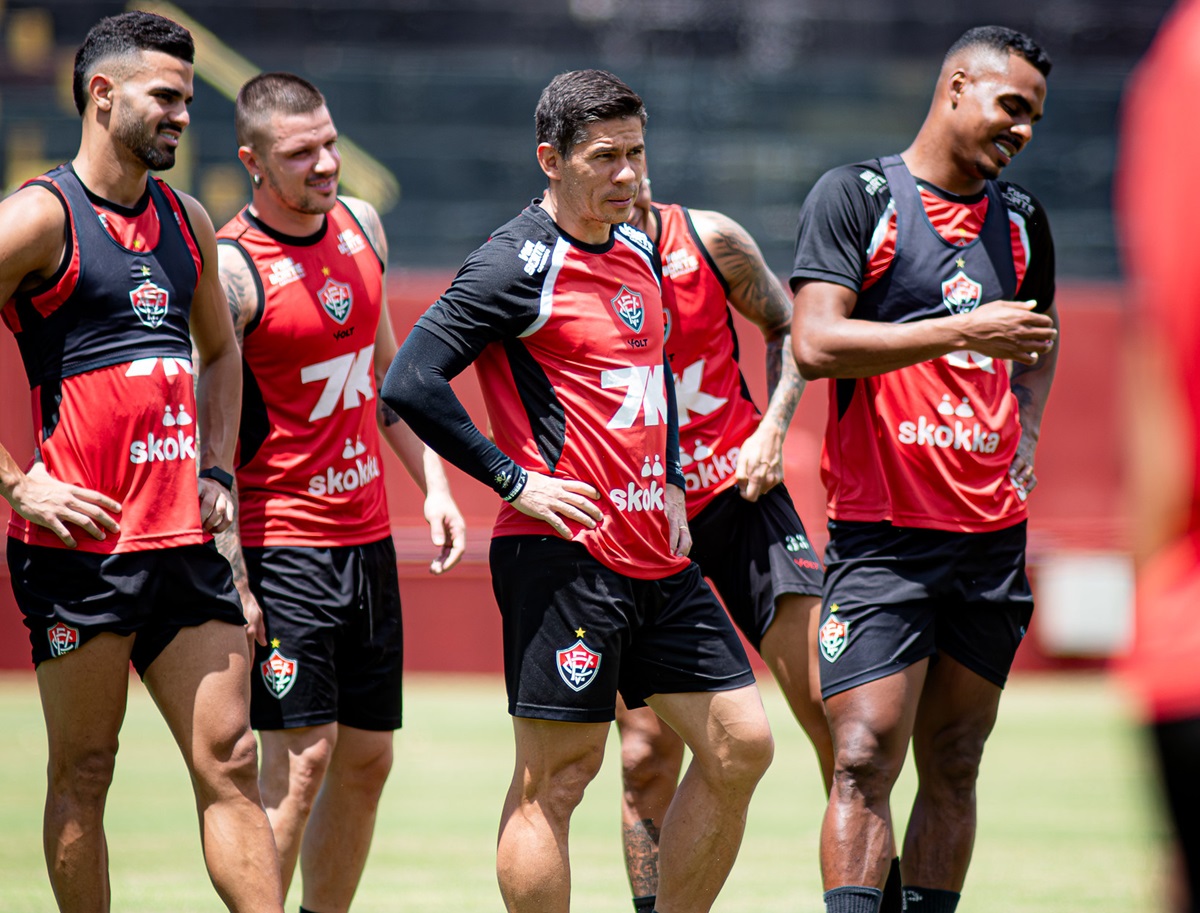 Vitória x Chapecoense: onde assistir e escalações do Brasileirão